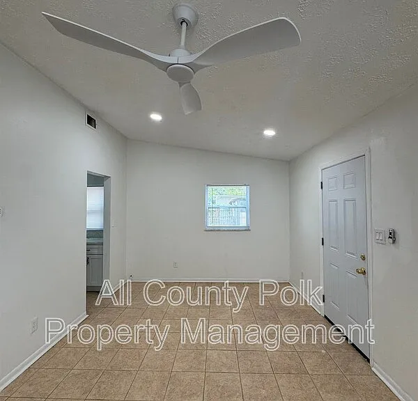 3020 Galaxy Ln — Photo 5