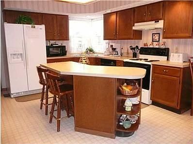 5th image of 593 Locust Ct