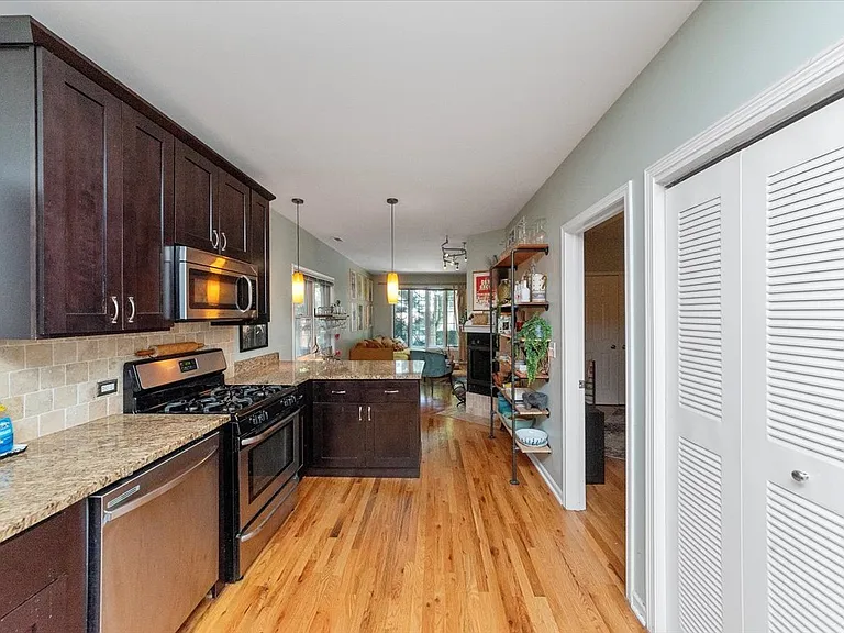 1510 N Elk Grove Ave #1 — Photo 13