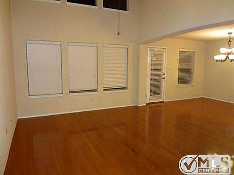 4th image of 1033 Lucy Ln