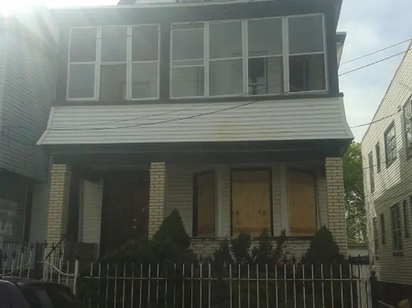 61 Halstead St, Newark, NJ 07106