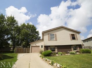 8 Siesta Ct, Bloomington, IL