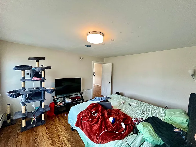 2600 E Kenwood Blvd — Photo 45