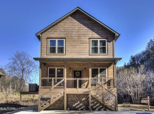 3106 Cherokee Valley Dr, Pigeon Forge, TN 37862