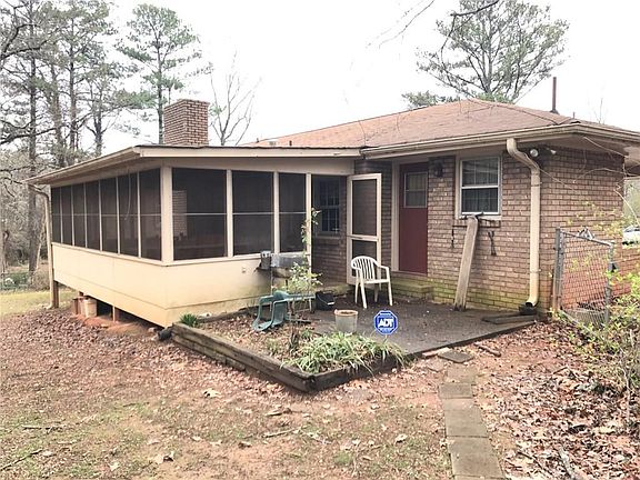 4th image of 3841 Highview Pl SE