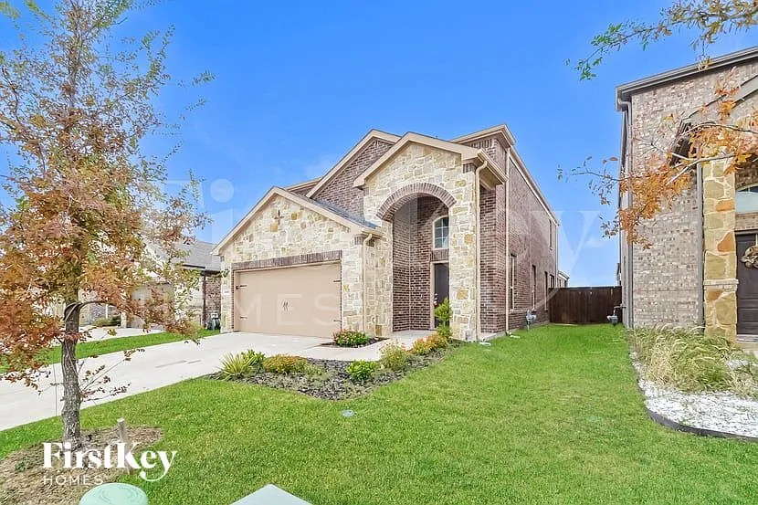 4 bed, 3.5 bath, 2417 sqft, $2,615 — Photo 3