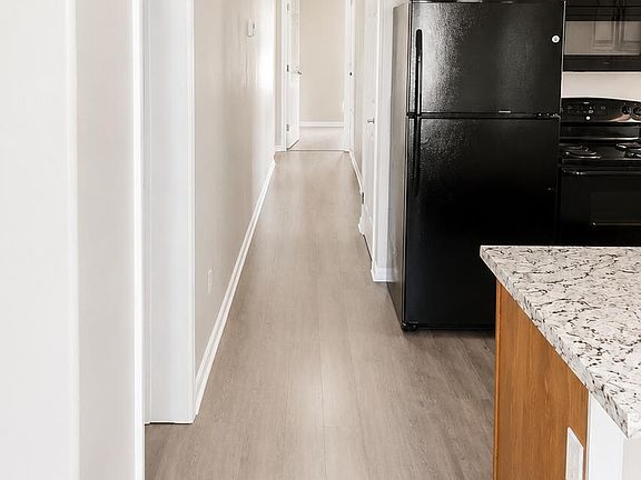5th image of 2109 Napoleon St Unit A