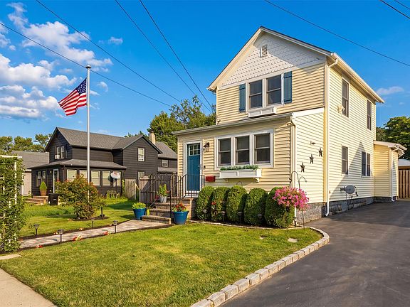 2nd image of 27 Wood Avenue