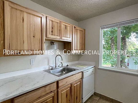 4th image of 17422 SE Powell Blvd