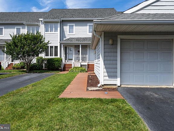 2nd image of 904 Oyster Cove Dr