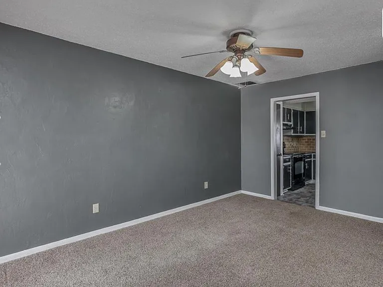 775 Highland Square Dr — Photo 8