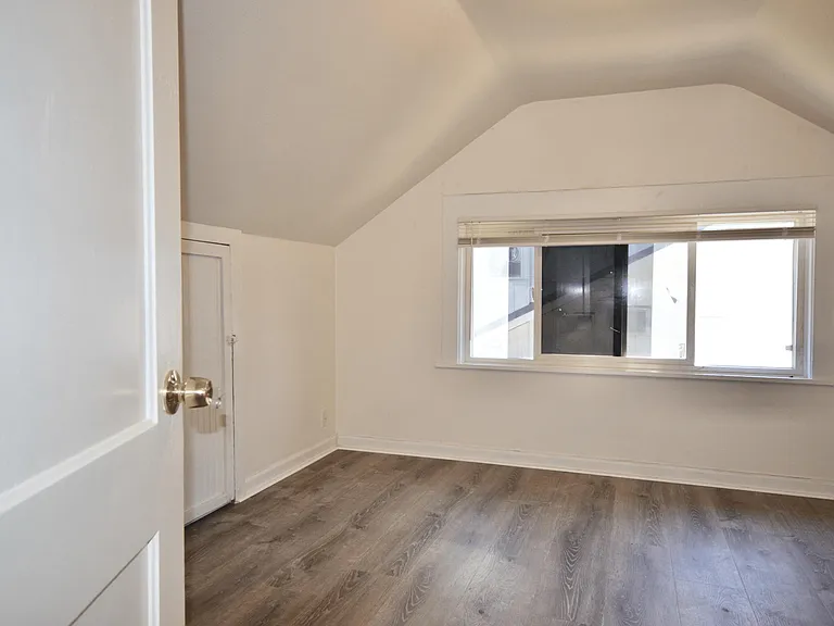 5841 NE 18th Ave — Photo 48