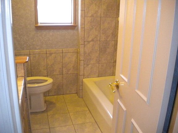 3rd image of 514 Magnolia Ln
