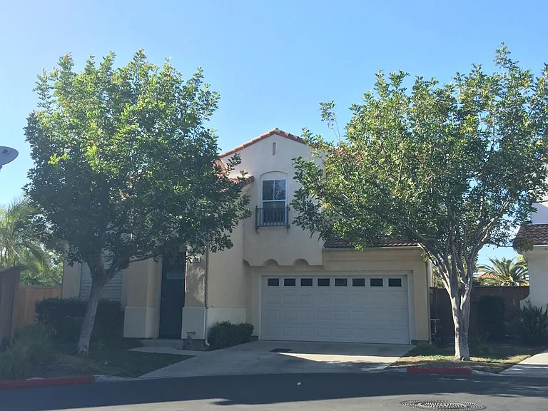 208 Inez Way — Photo 1