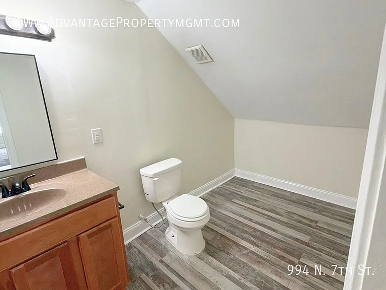 994 N 7th St — Photo 13