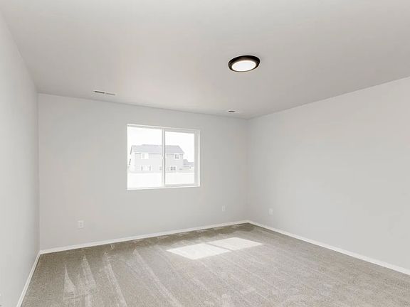 5th image of 765 SW Alpha St