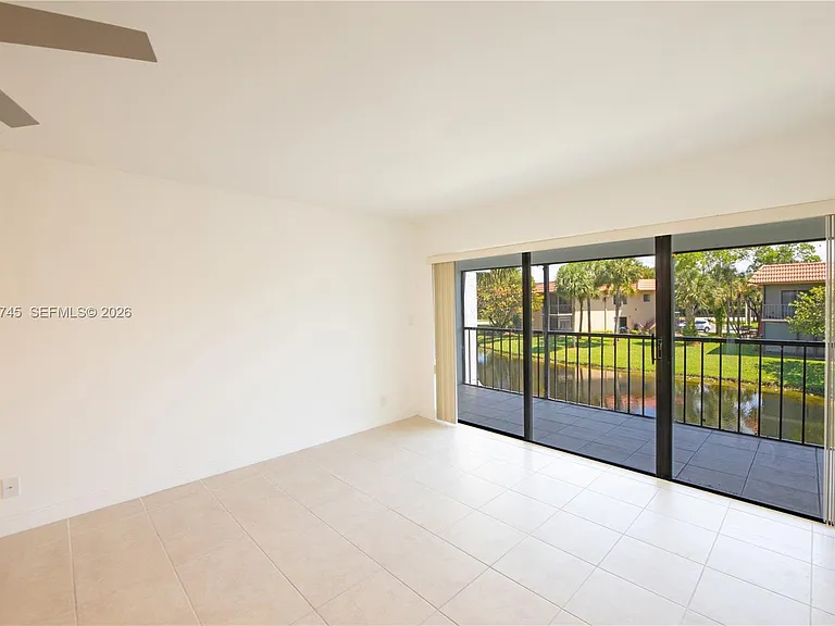 200 Lakeview Dr #211 — Photo 13