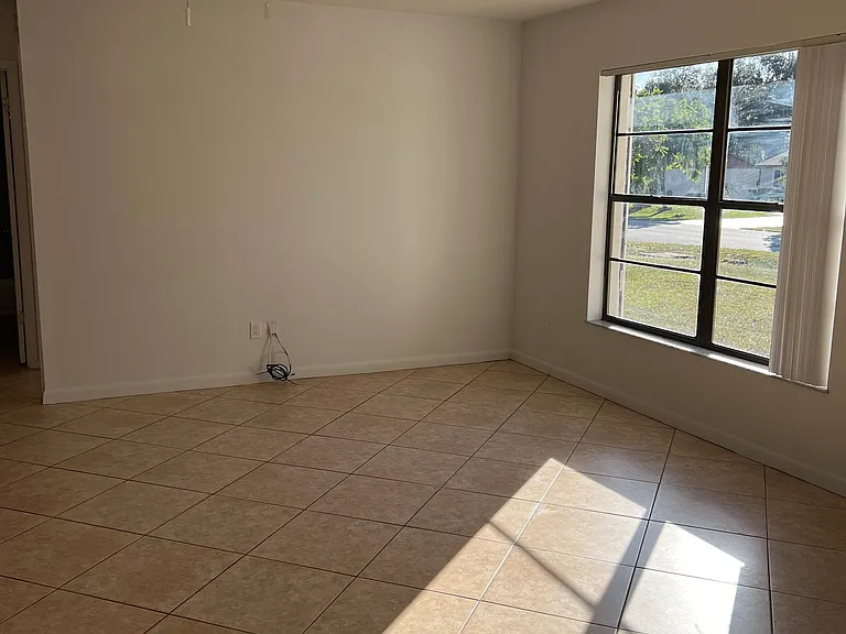 2736 Shadecrest Rd — Photo 9