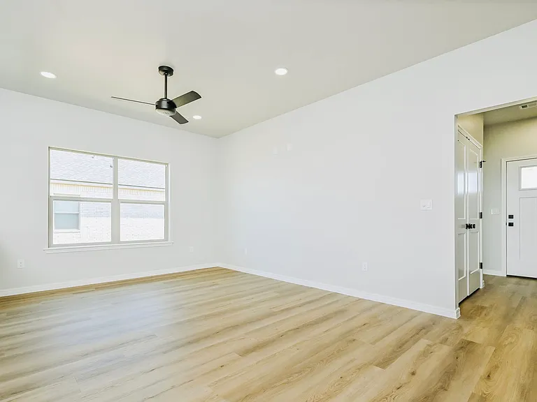 19150 Mid Country Blvd #1-4 — Photo 11