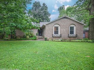 1305 Bluffsprings Ct, Louisville, KY