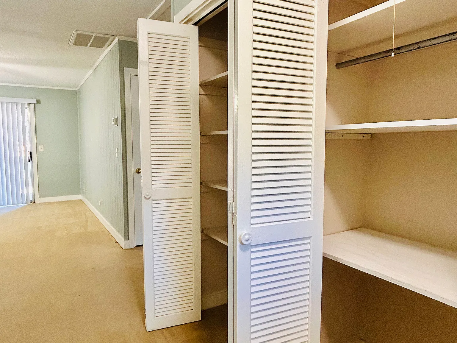 2 bed, 874 sqft, $1,250 — Photo 3