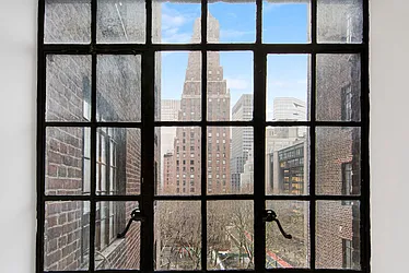 25 Tudor City Place
