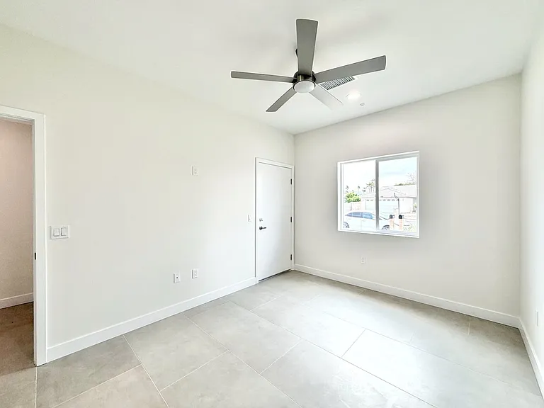 30125-30127 Avenida Juarez #30125 — Photo 9