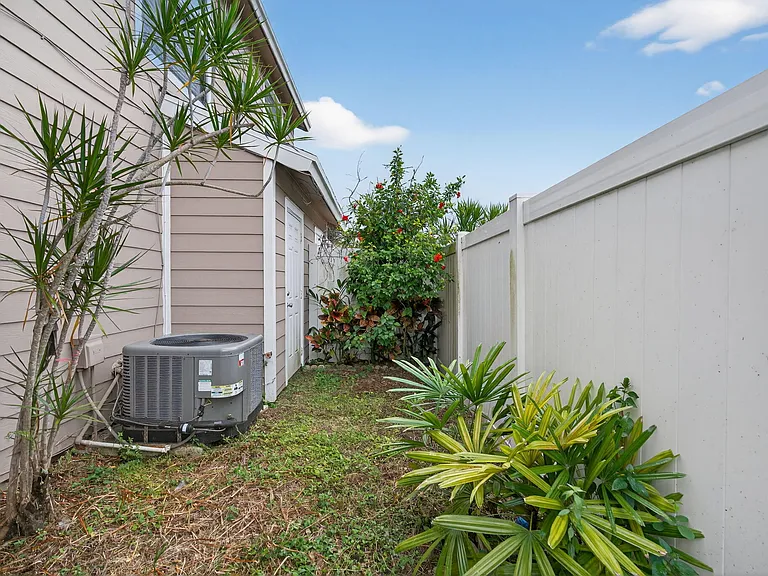 707 Stonewood Ct #19C — Photo 25