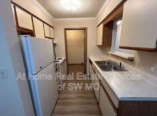 727 E Bain St, Ozark, MO 65721