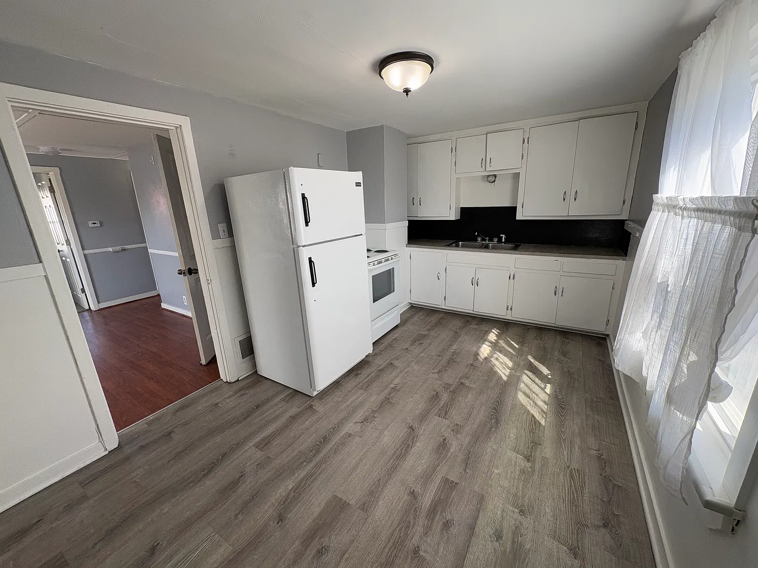 365 Washington Ave — Photo 2