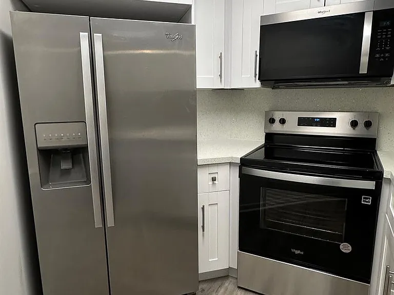 215 Lake Pointe Dr #101 — Photo 5