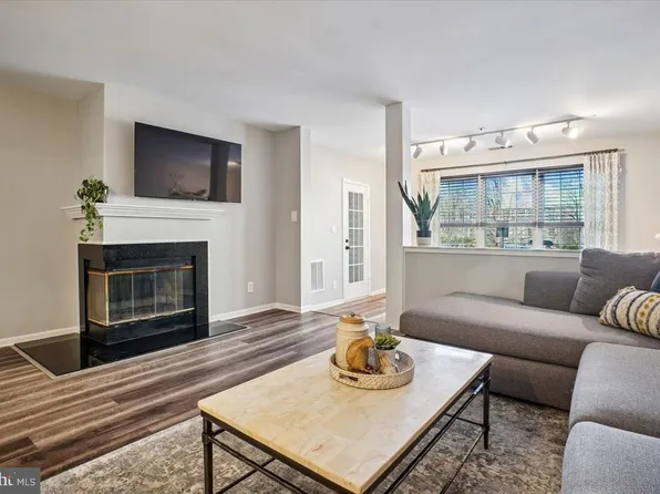 244 S Reynolds St APT 109, Alexandria, VA 22304