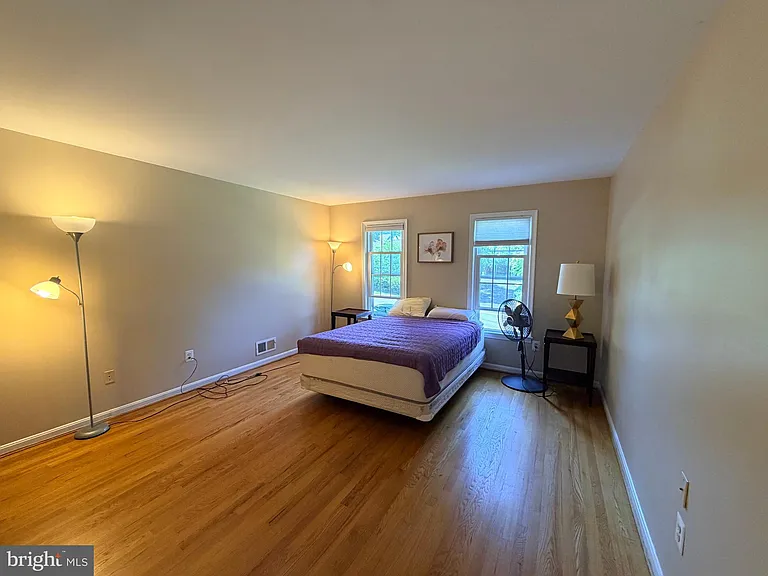 10802 Hunt Club Rd — Photo 26
