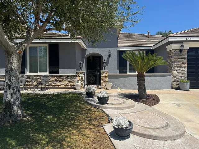 7476 Westcliff Way — Photo 2