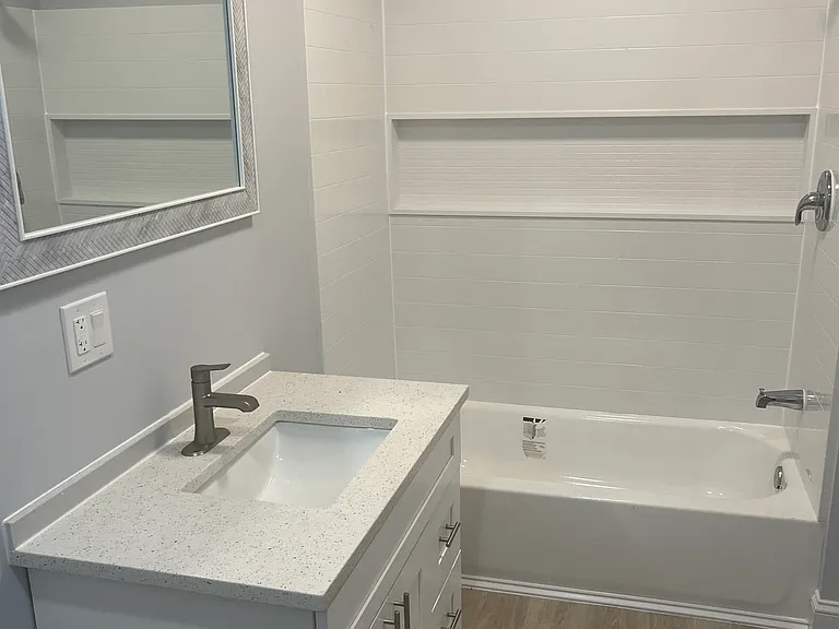 168 Maple St #1W — Photo 6