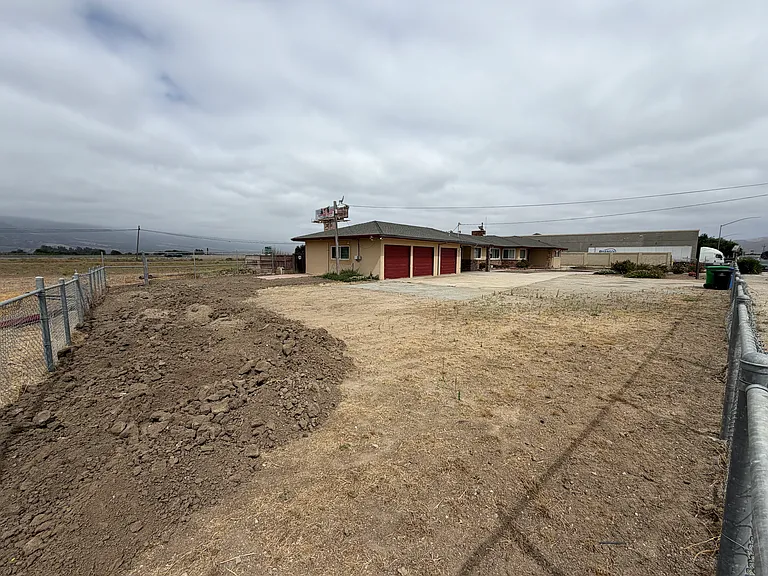 355 Nestles Rd — Photo 2