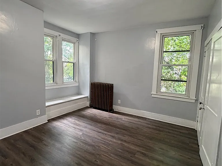 11 Maplewood Ave — Photo 5