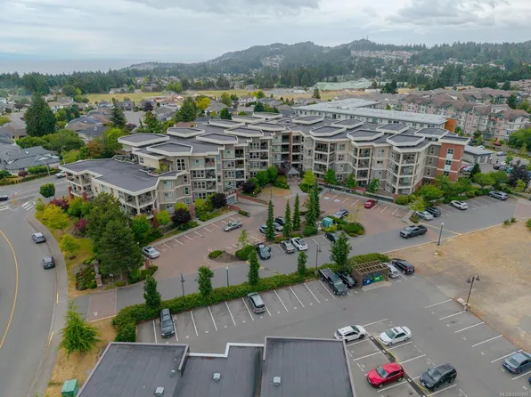 6310 McRobb Ave #416, Nanaimo, BC V9V 1W8