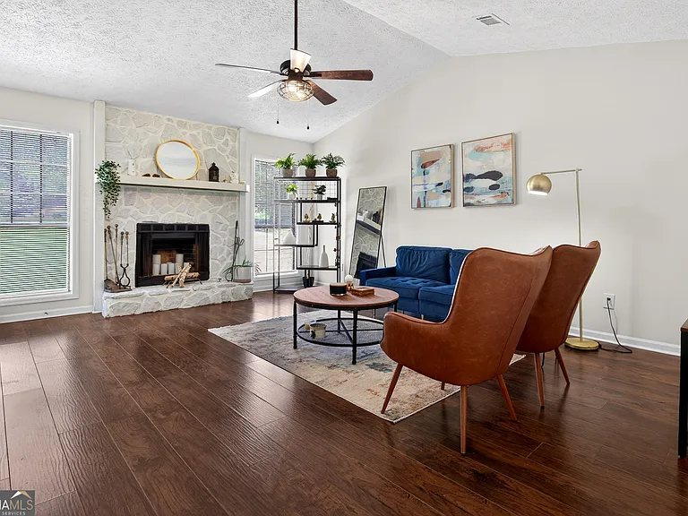 11525 Matthews Trl — Photo 5
