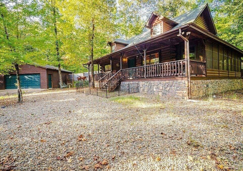 1st image of 32 Fireside Ln