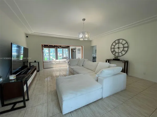 2130 NE 124th St, North Miami, FL 33181