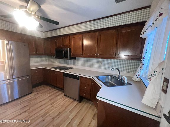 5th image of 173A Sterling Court
