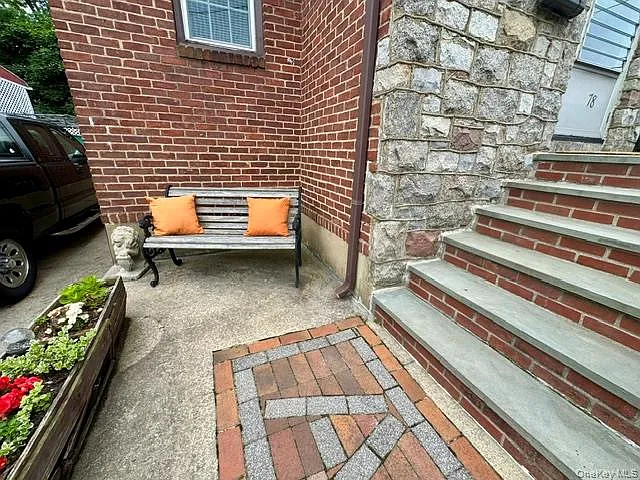 78 Wood St — Photo 2