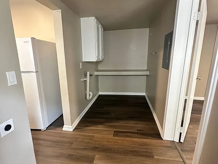 629 N Sacramento St — Photo 6