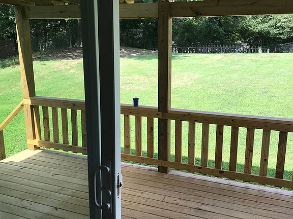 3rd image of 213 Bradley Ct