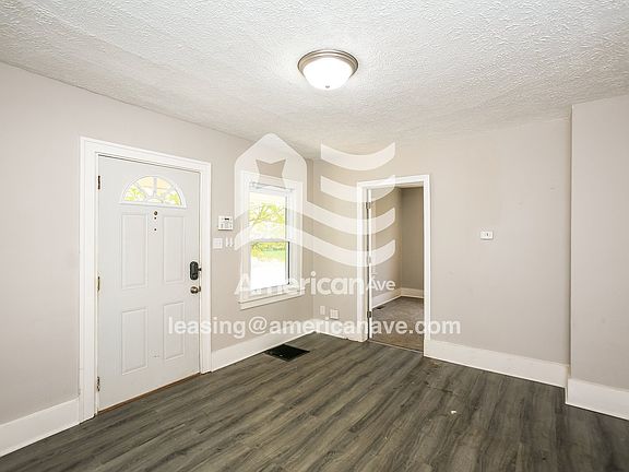 1323927_003_living_room_12800598.jpg