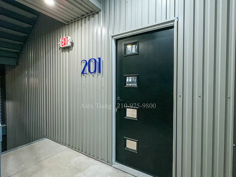 630 Montana St #201 — Photo 17