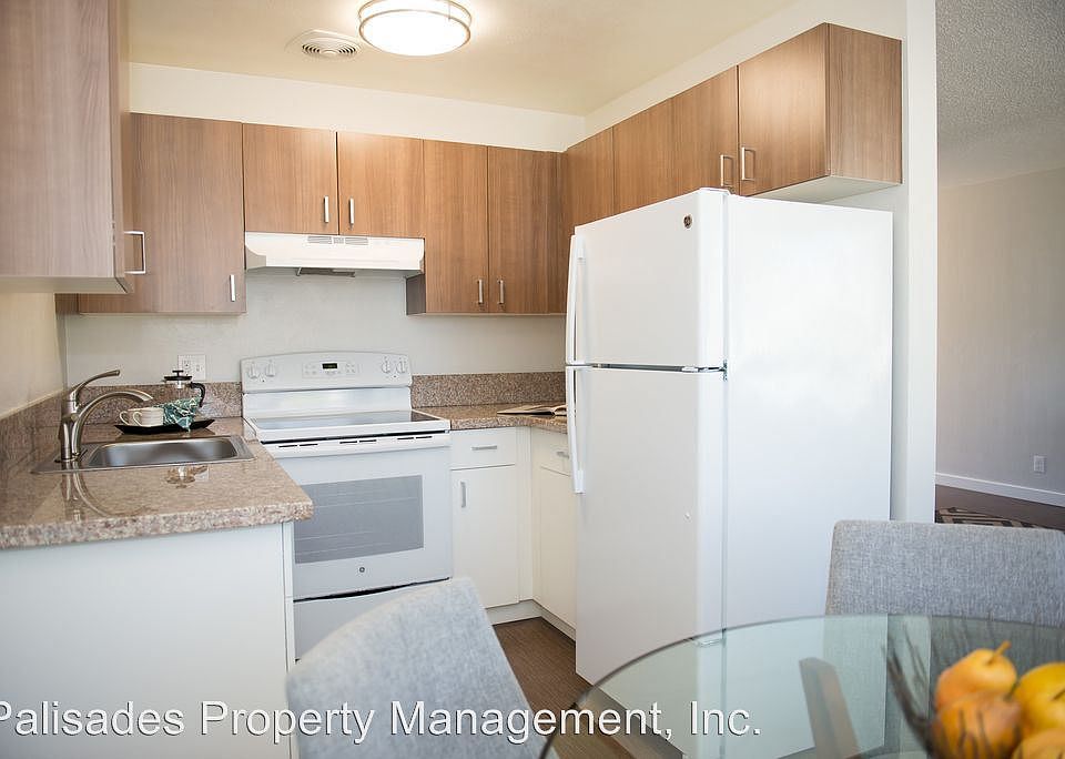 1st image of 587 N Rosa Parks Way APT 9