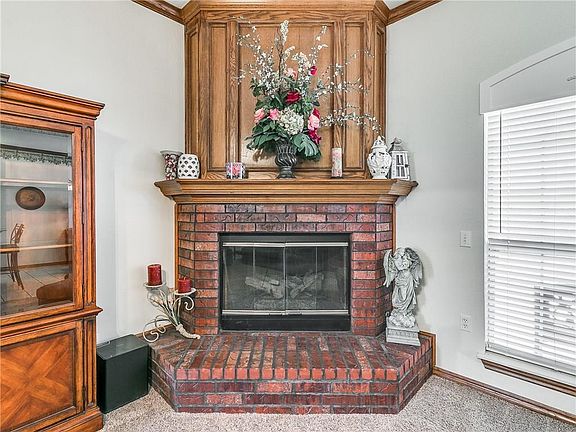 5th image of 1321 SW 126th Pl