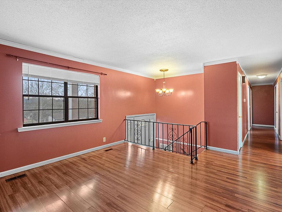 6905 Creeklands Ln, Hixson, TN 37343 | Zillow